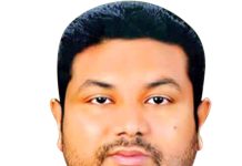 আড়াইহাজারে বাস ভাংচুর, বিএনপির কেন্দ্রীয় নেতা আজাদসহ ২৬ জনের নামে মামলা