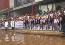 সড়কে সারা বছর পানি