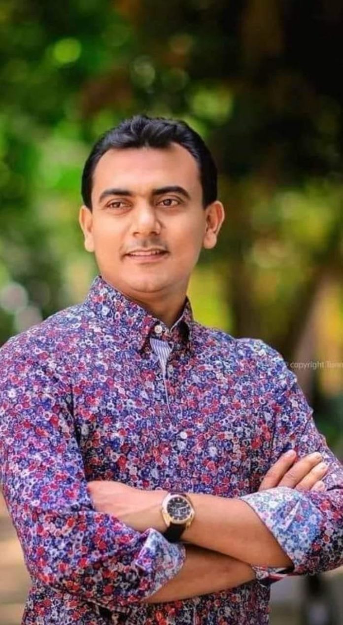 মমম