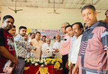 সোনারগাঁওয়ে পূজা উদযাপনে বিএনপির আর্থিক অনুদান প্রদান